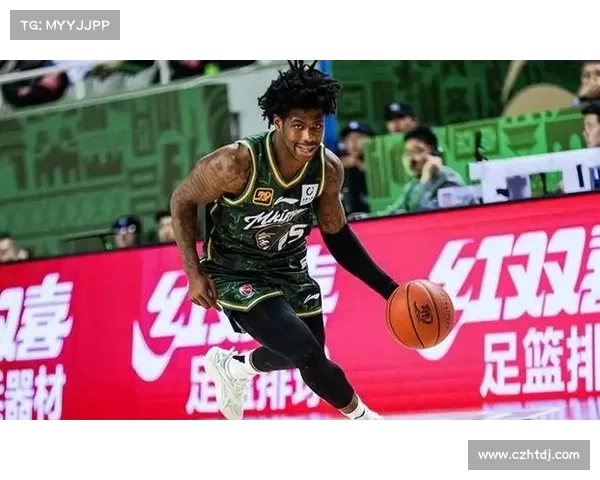 中国男篮奥运首训曝光 归化球员精彩暴扣引发热议